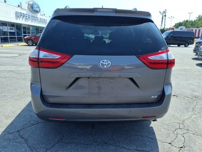 2018 Toyota Sienna XLE Premium