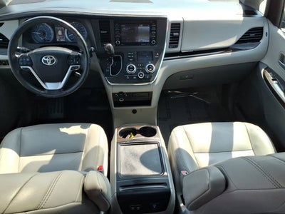 2018 Toyota Sienna XLE Premium