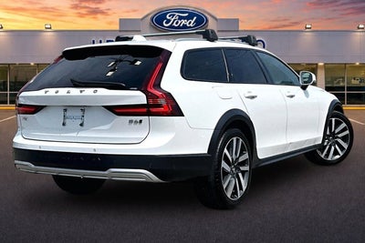 2023 Volvo V90 Cross Country Ultimate