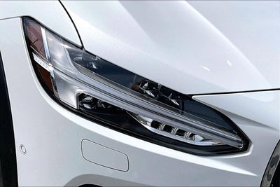 2023 Volvo V90 Cross Country Ultimate