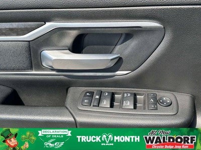 2022 RAM 1500 Big Horn Crew Cab 4x4 5'7' Box