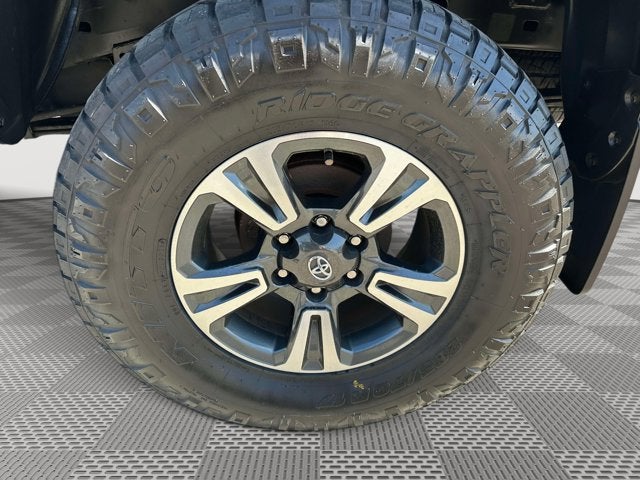 2017 Toyota Tacoma SR V6