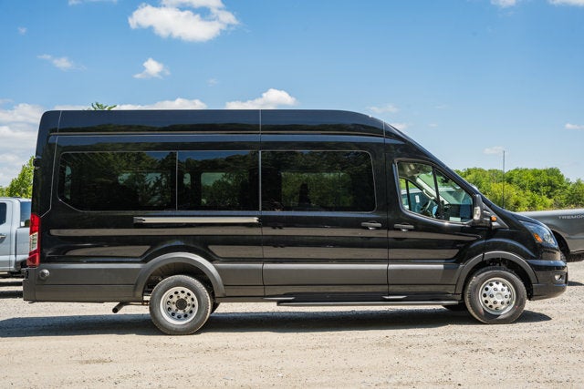 2026 Ford Transit Passenger Wagon XLT