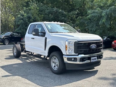 2027 Ford Super Duty F-350 SRW XL