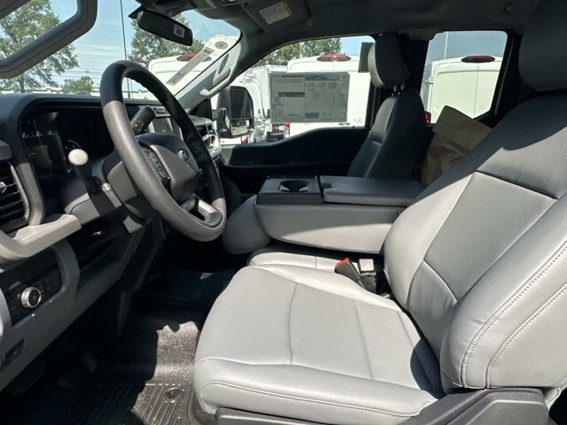 2027 Ford Super Duty F-350 SRW XL