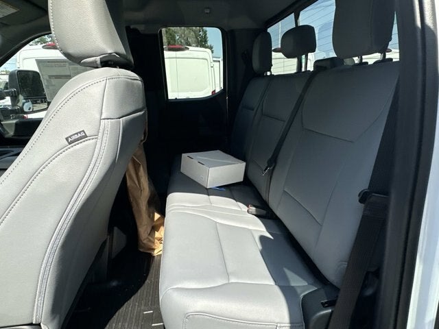 2027 Ford Super Duty F-350 SRW XL