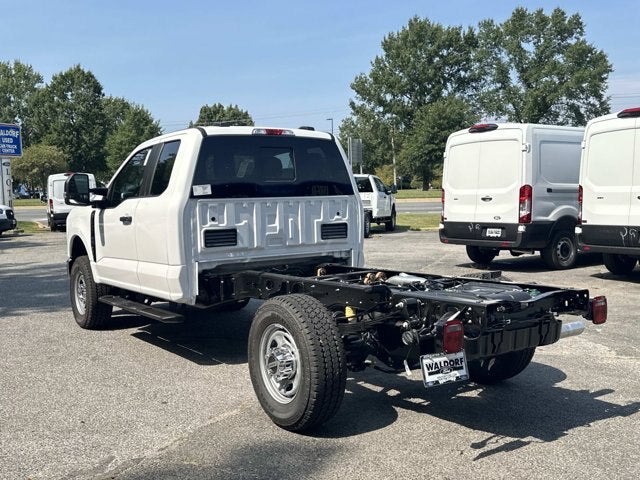 2027 Ford Super Duty F-350 SRW XL