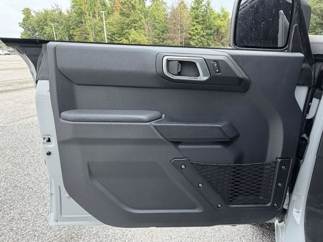 2026 Ford Bronco Ford Custom Garage