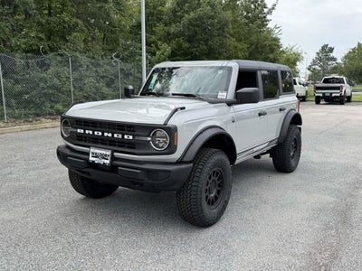 2026 Ford Bronco Ford Custom Garage