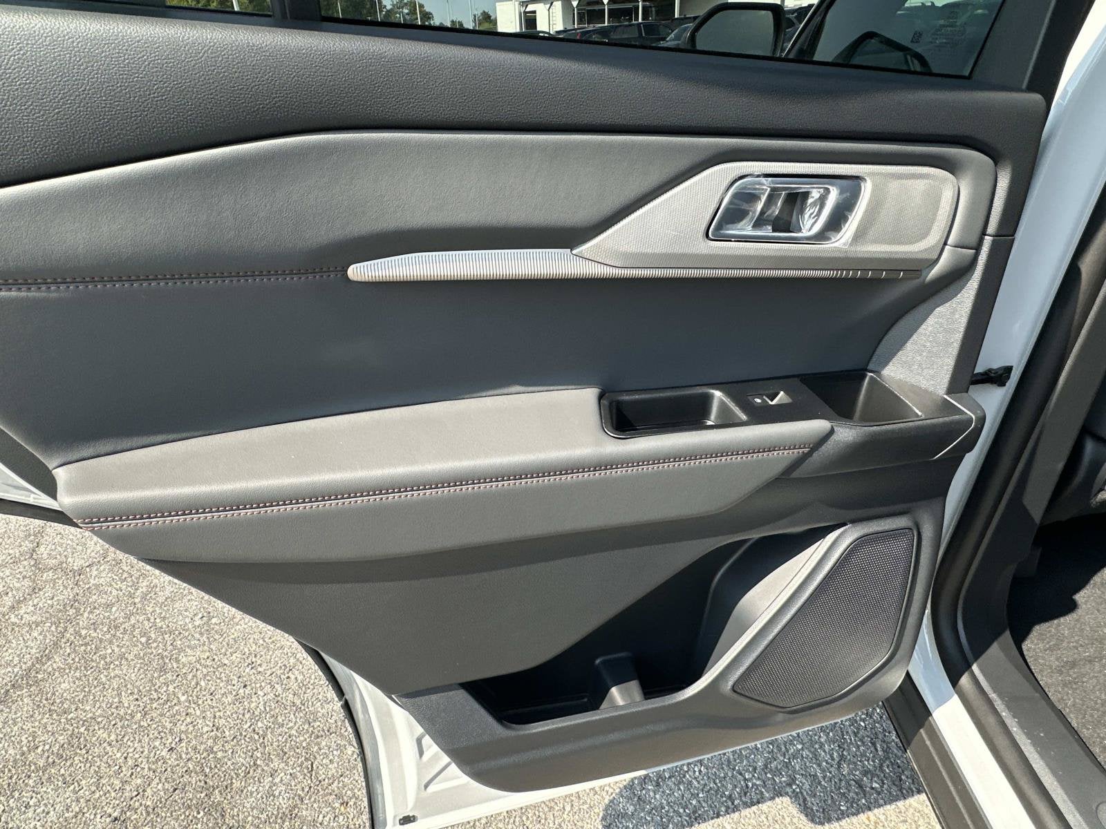 2027 Ford Explorer Active w/200A Pkg