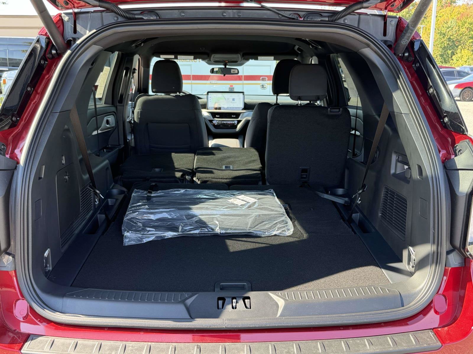 2027 Ford Explorer Active w/200A Pkg