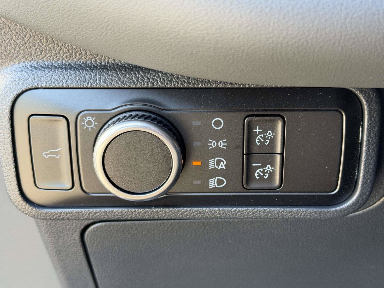 2027 Ford Explorer Active w/200A Pkg