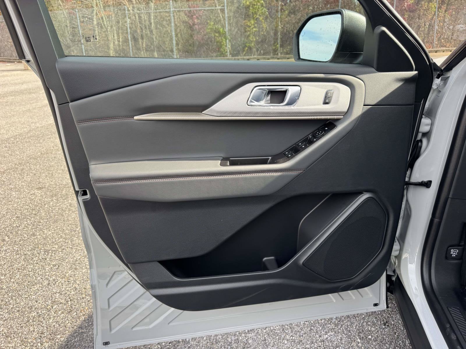 2027 Ford Explorer Active w/200A Pkg