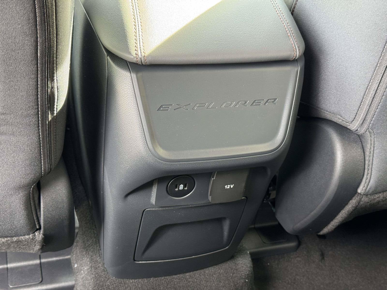 2027 Ford Explorer Active w/200A Pkg