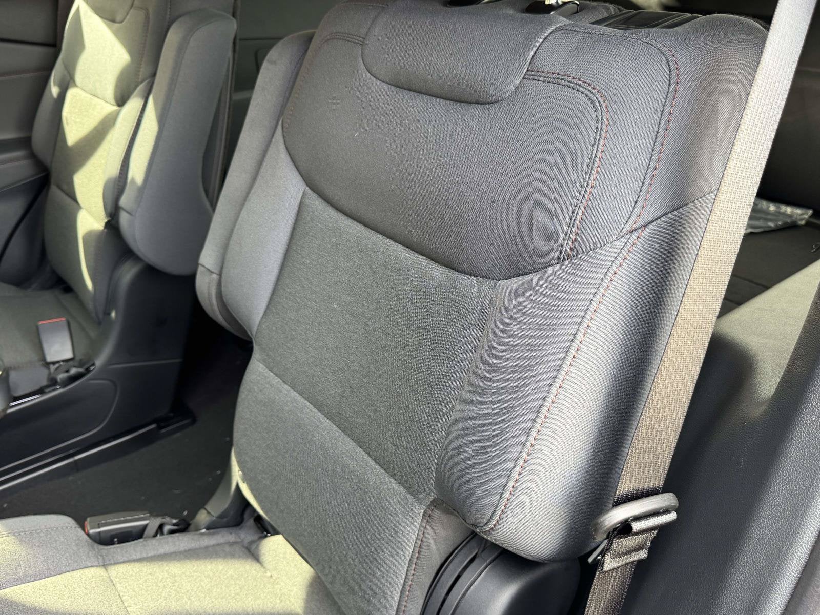 2027 Ford Explorer Active w/200A Pkg