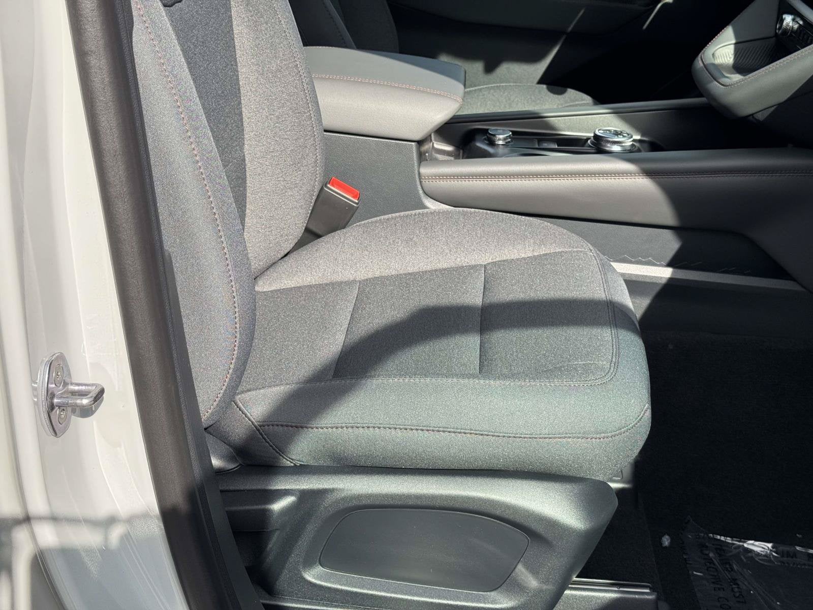 2027 Ford Explorer Active w/200A Pkg