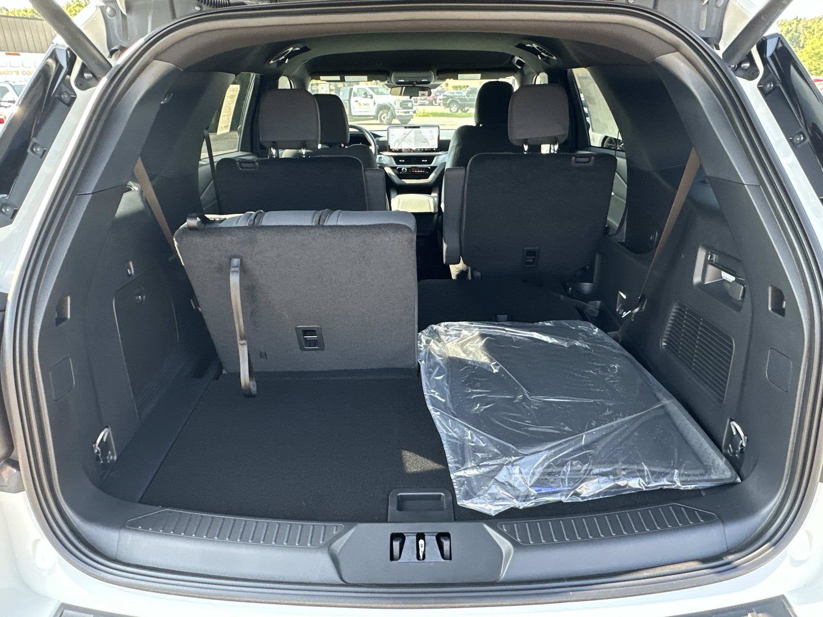 2027 Ford Explorer Active w/200A Pkg