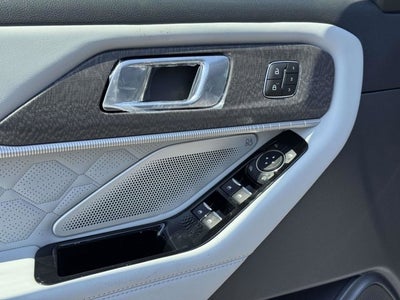 2026 Ford Explorer Platinum™