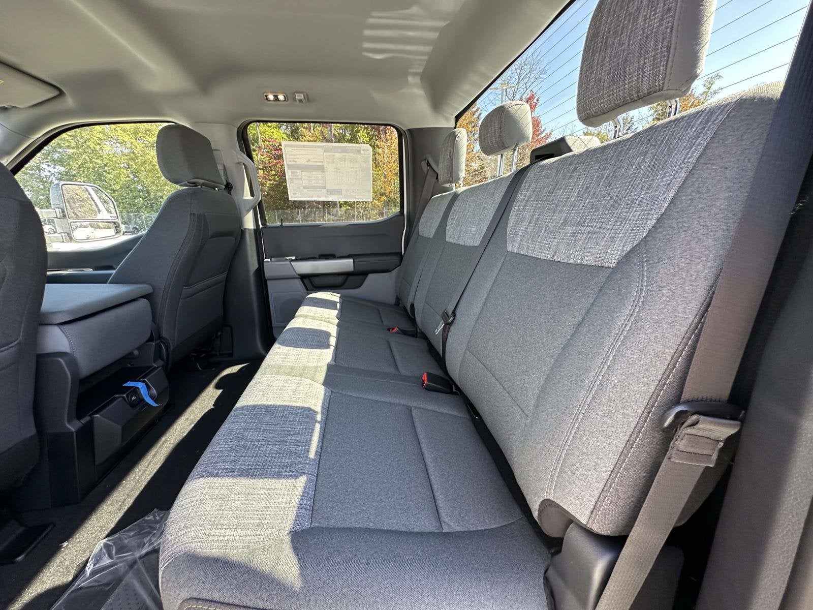 2027 Ford Super Duty F-250 SRW XLT