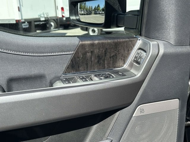 2027 Ford Super Duty F-250 SRW LARIAT
