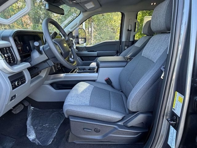 2027 Ford Super Duty F-250 SRW XLT