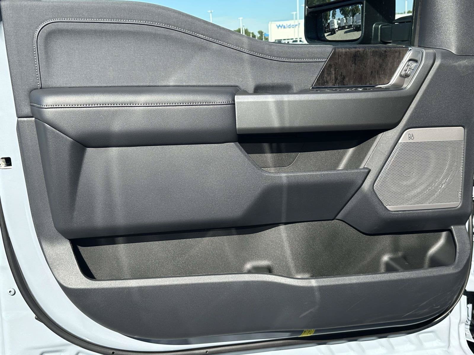 2027 Ford Super Duty F-250 SRW LARIAT