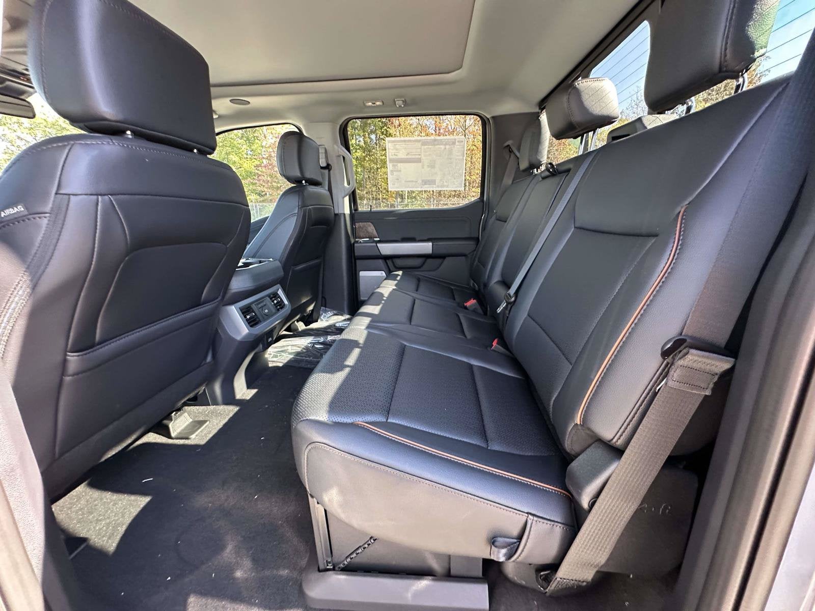 2027 Ford Super Duty F-250 SRW LARIAT