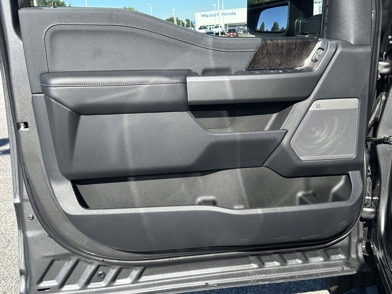 2027 Ford Super Duty F-250 SRW LARIAT