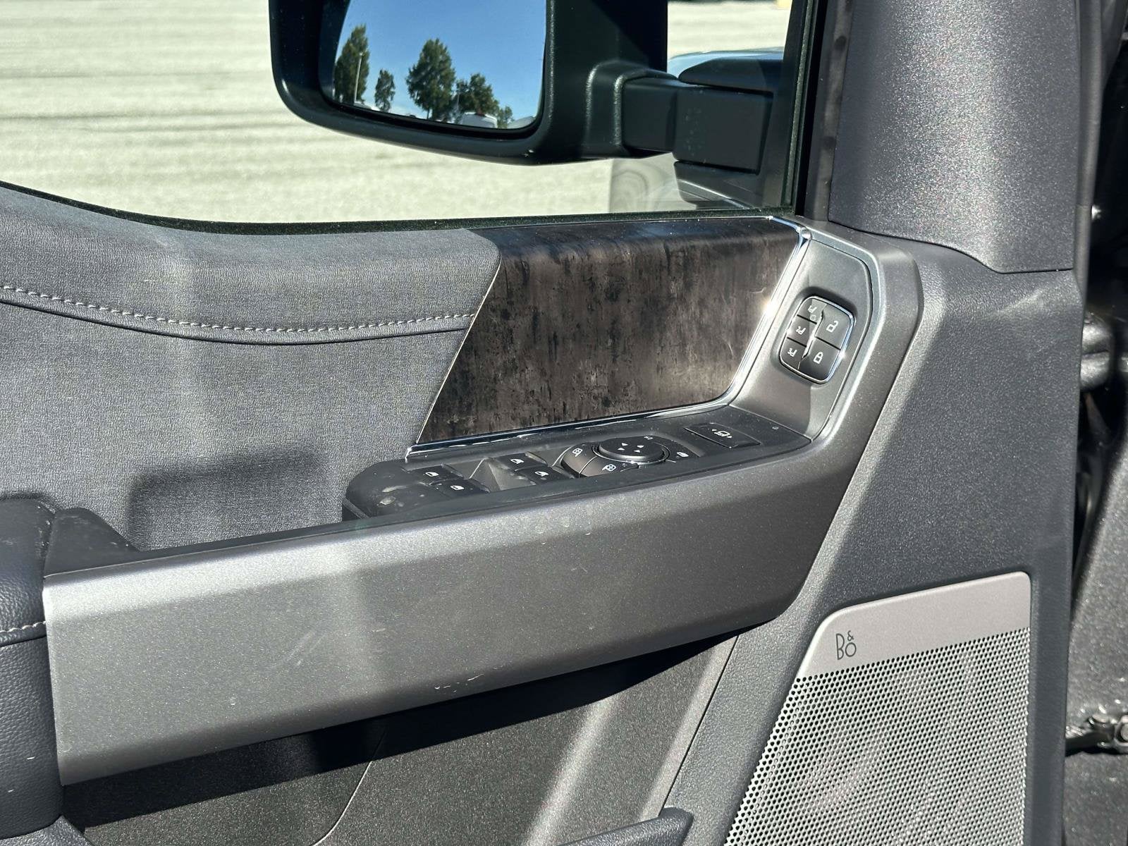 2027 Ford Super Duty F-250 SRW LARIAT