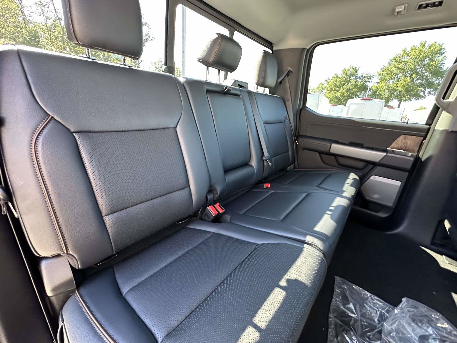 2027 Ford Super Duty F-250 SRW LARIAT