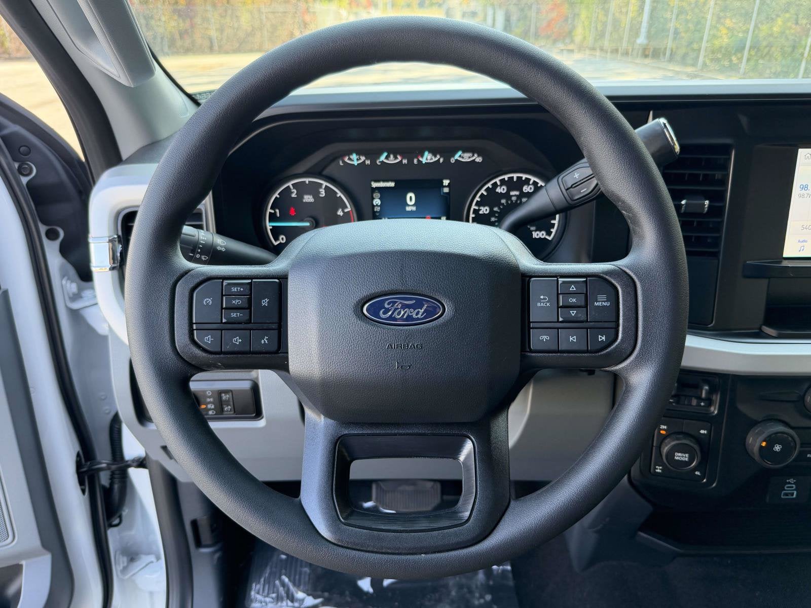 2027 Ford Super Duty F-350 SRW XL