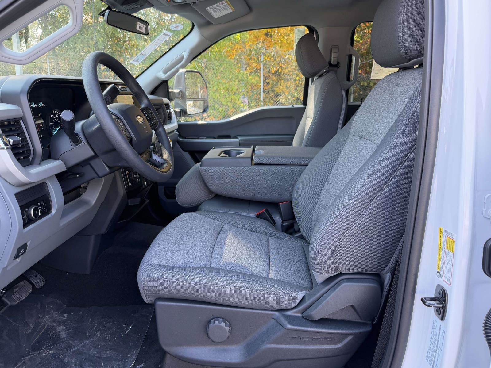 2027 Ford Super Duty F-350 SRW XL