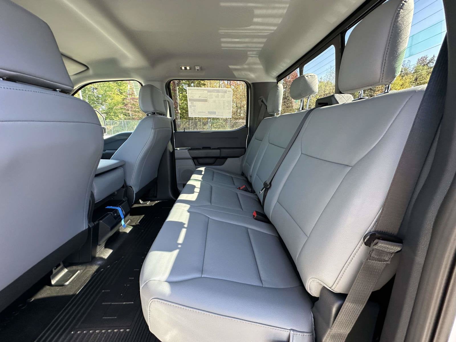 2027 Ford Super Duty F-350 DRW XL