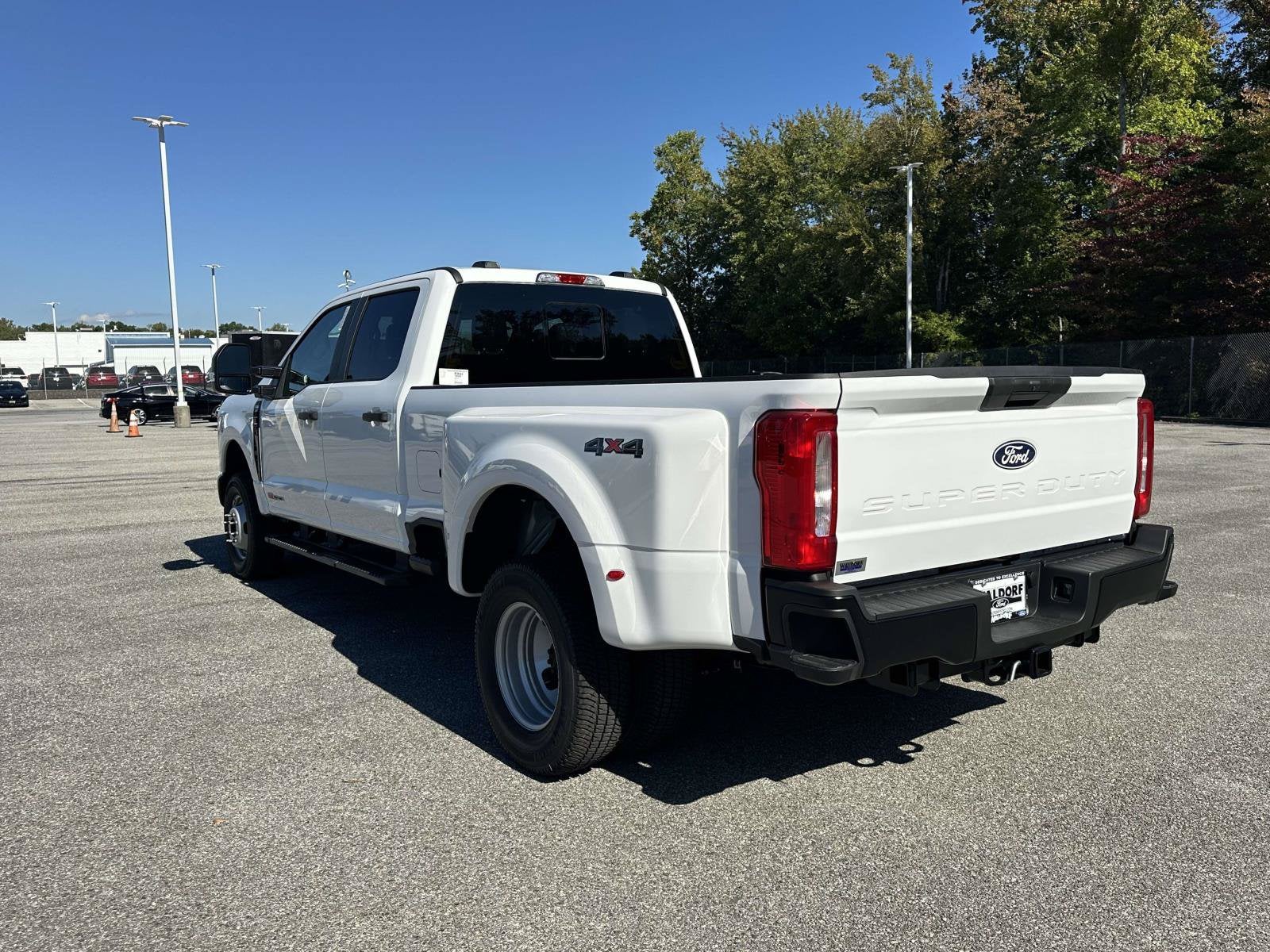 2027 Ford Super Duty F-350 DRW XL