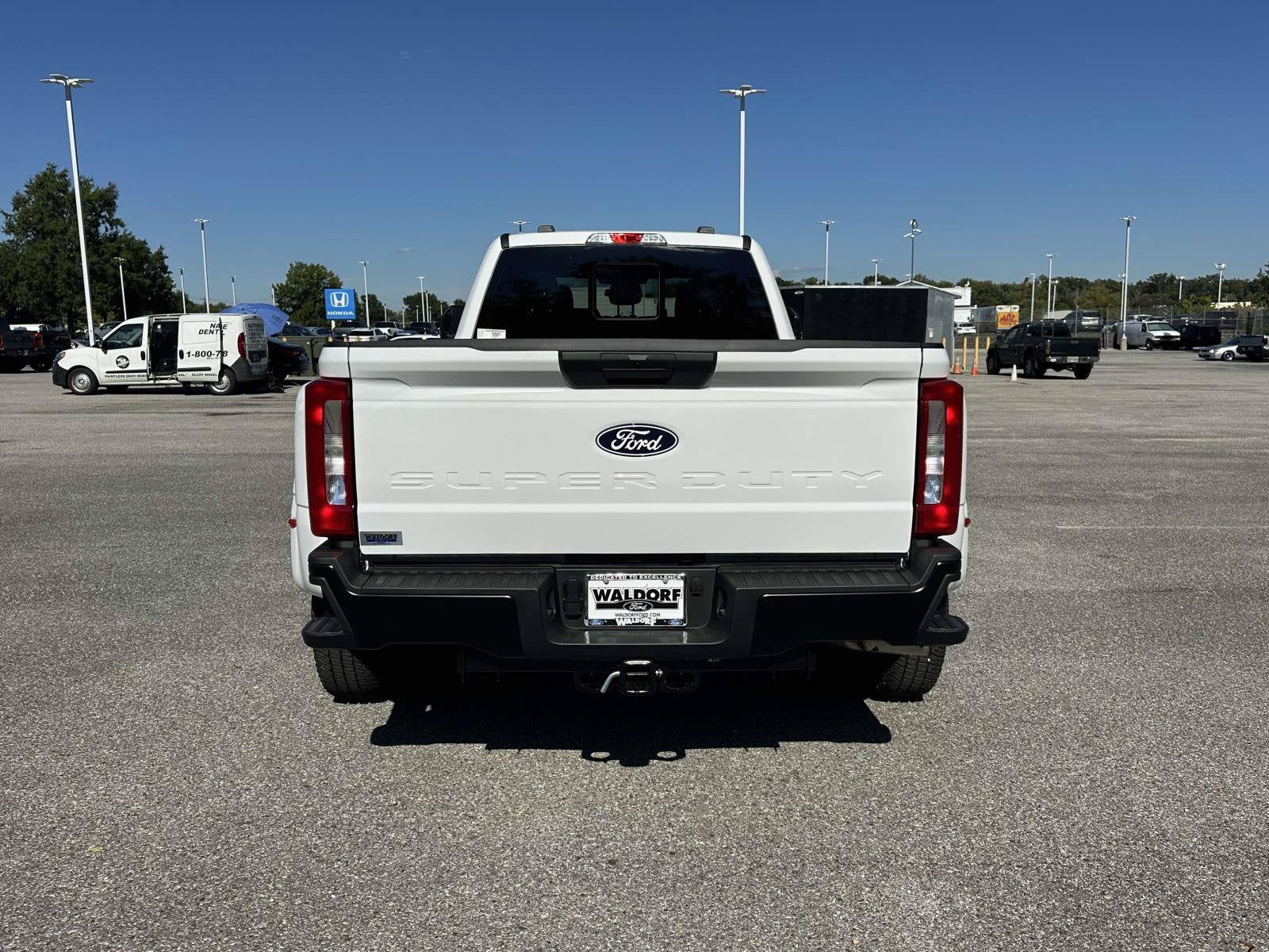 2027 Ford Super Duty F-350 DRW XL