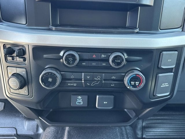 2027 Ford Super Duty F-350 DRW XL