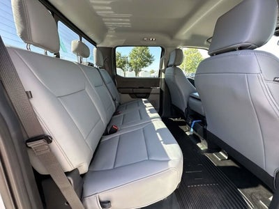 2027 Ford Super Duty F-350 DRW XL