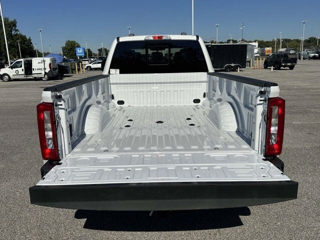 2027 Ford Super Duty F-350 DRW XL