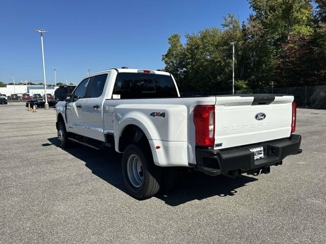 2027 Ford Super Duty F-350 DRW XL