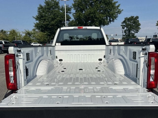 2027 Ford Super Duty F-350 DRW XL