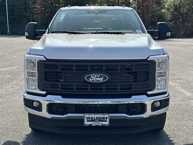 2027 Ford Super Duty F-350 DRW XL