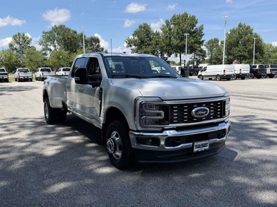 2026 Ford Super Duty F-350 DRW LARIAT