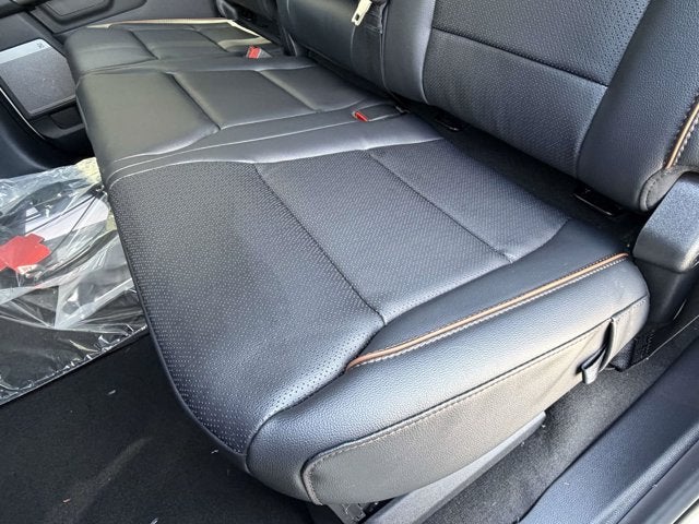 2026 Ford Super Duty F-350 DRW LARIAT