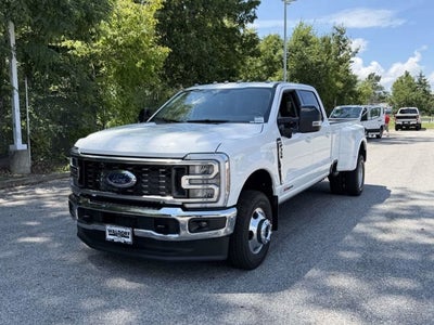 2026 Ford Super Duty F-350 DRW LARIAT