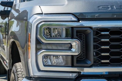 2026 Ford Super Duty F-350 DRW LARIAT