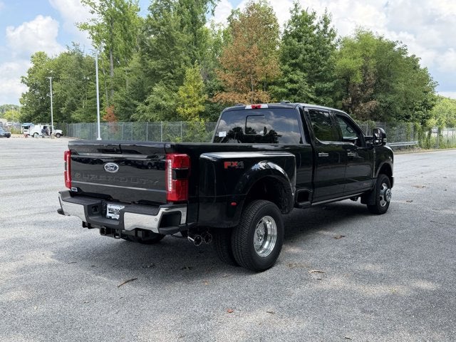 2026 Ford Super Duty F-350 DRW LARIAT