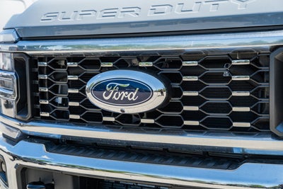 2026 Ford Super Duty F-350 DRW LARIAT