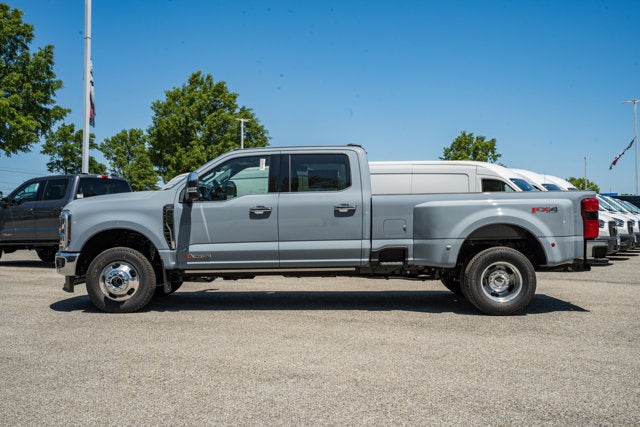 2026 Ford Super Duty F-350 DRW LARIAT