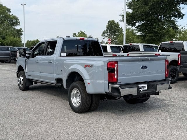 2026 Ford Super Duty F-350 DRW LARIAT