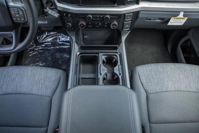 2026 Ford Super Duty F-350 DRW XLT